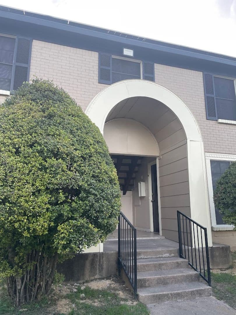 Dallas Apartment: 7303 Ferguson Rd