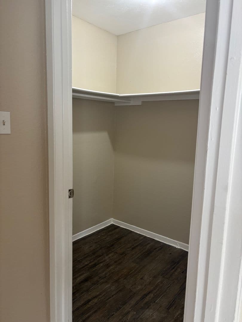 Arlington Apartment: 1676 Carter Drive