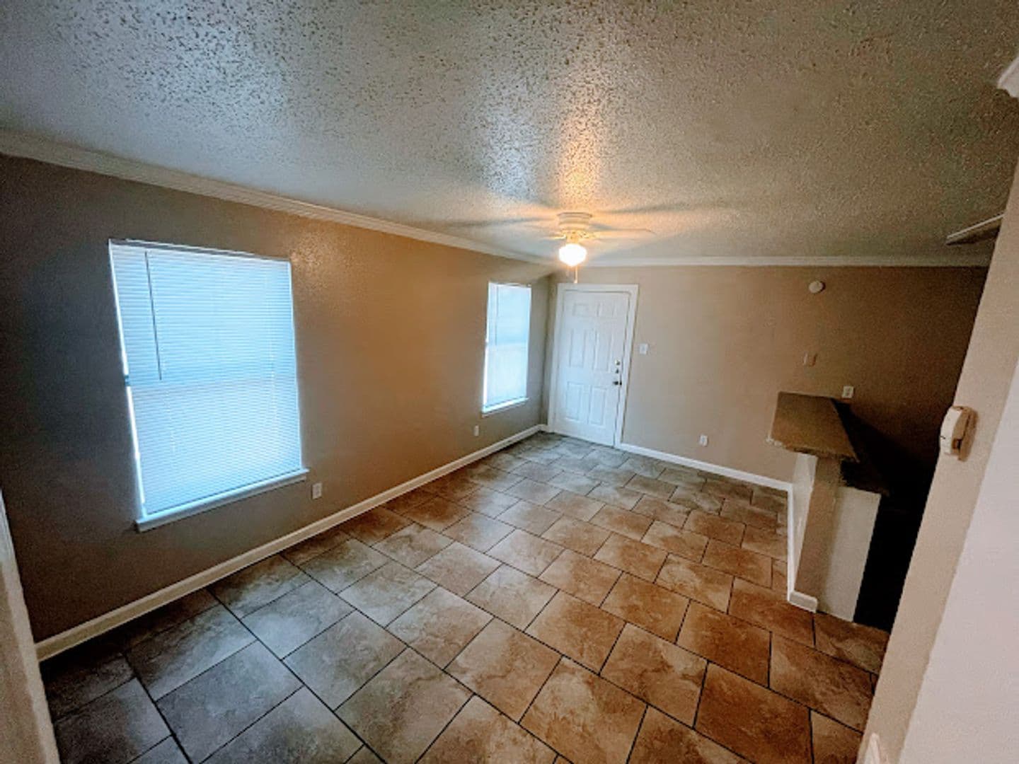 Dallas Apartment: 2722 S Buckner Blvd