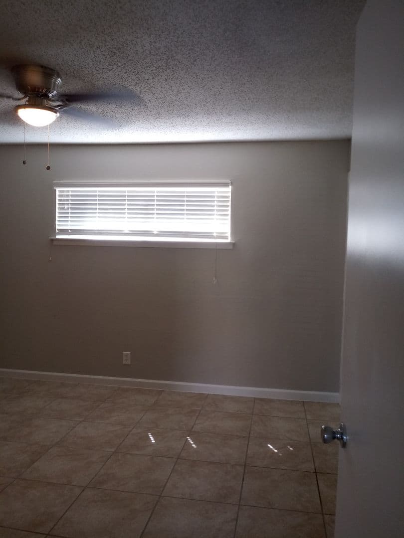 San Antonio Apartment: 462 Utopia Lane