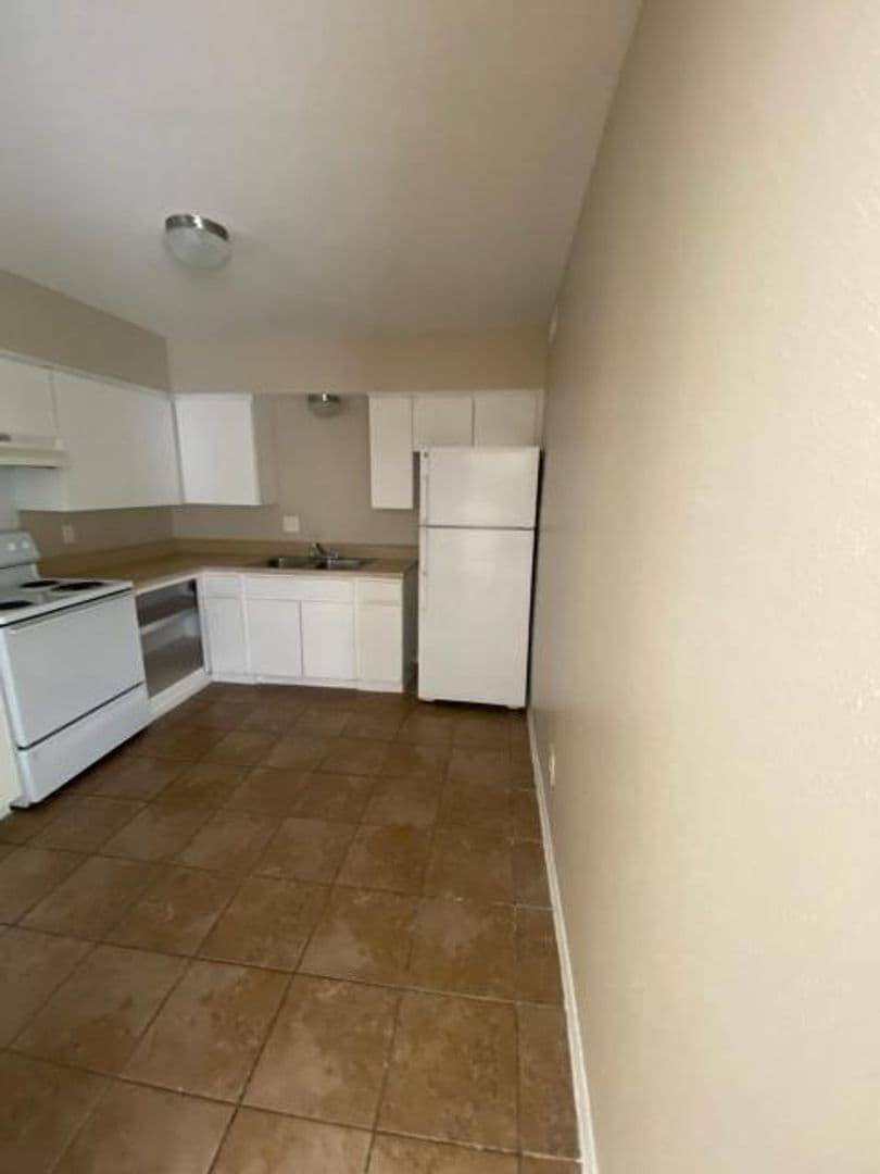 Arlington Apartment: 1676 Carter Drive