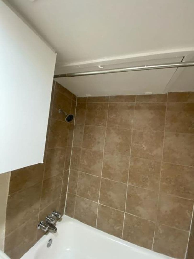 Arlington Apartment: 1676 Carter Drive