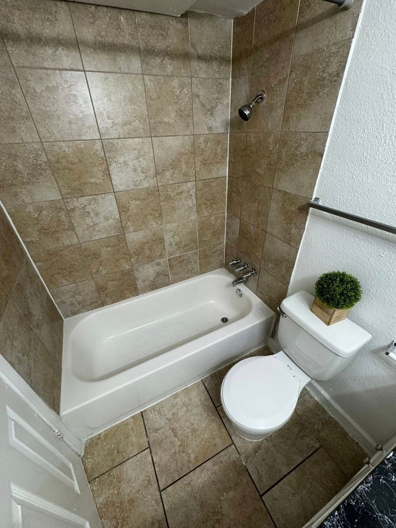 Dallas Apartment: 7303 Ferguson Rd