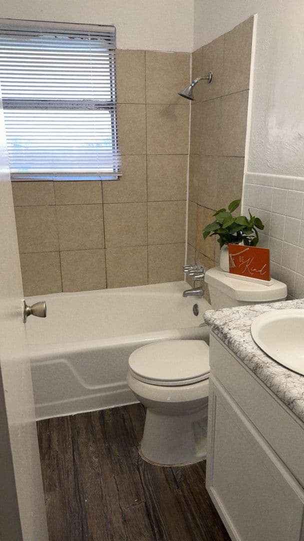 Dallas Apartment: 1441 N Jim Miller Rd