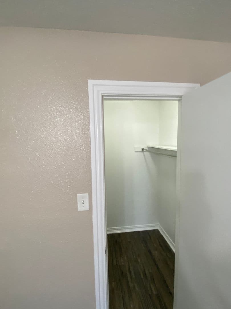 Dallas Apartment: 8039 Chariot Dr