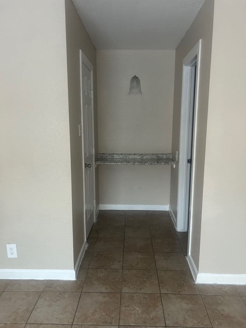 Arlington Apartment: 1676 Carter Drive
