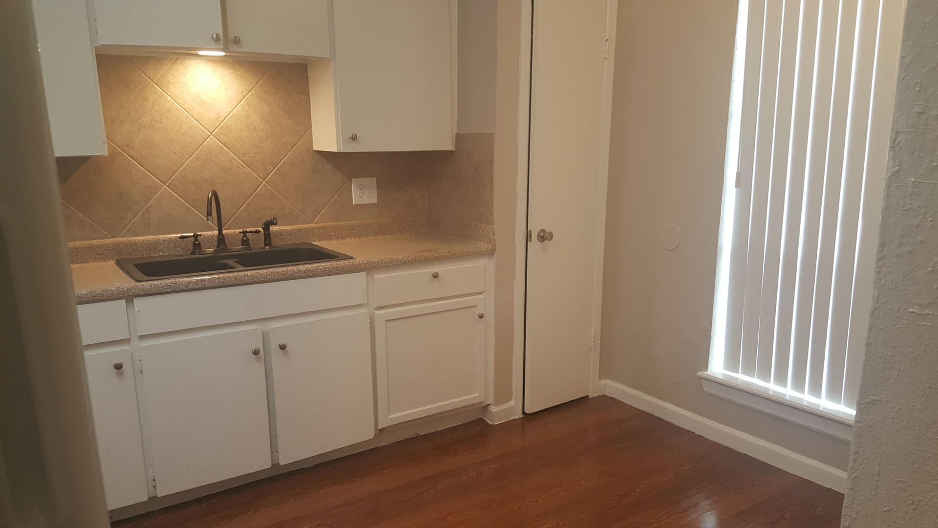 Dallas Apartment: 9874 Dale Crest Dr