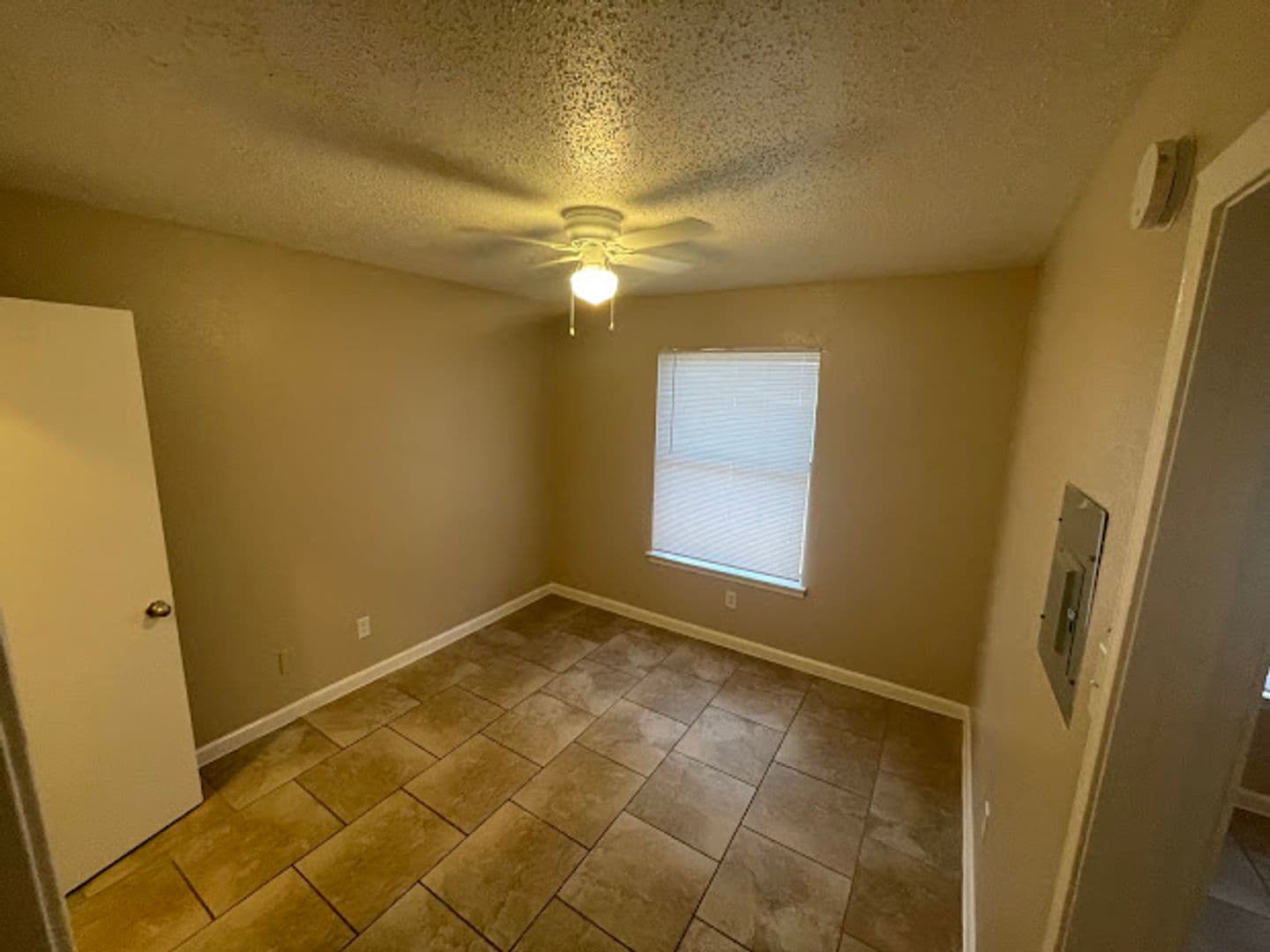 Dallas Apartment: 2722 S Buckner Blvd