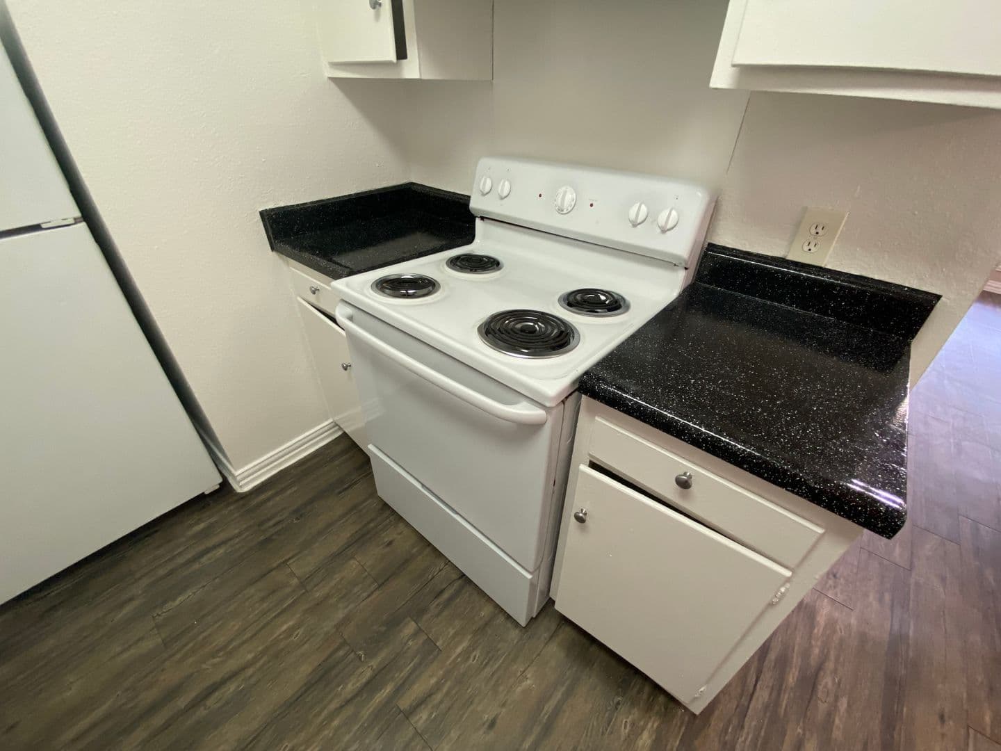 Dallas Apartment: 8039 Chariot Dr