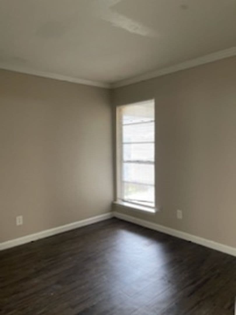 Dallas Apartment: 8039 Chariot Dr