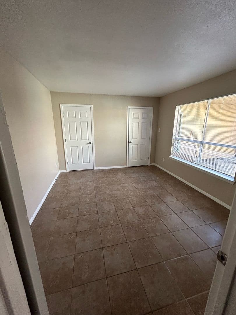Arlington Apartment: 1676 Carter Drive