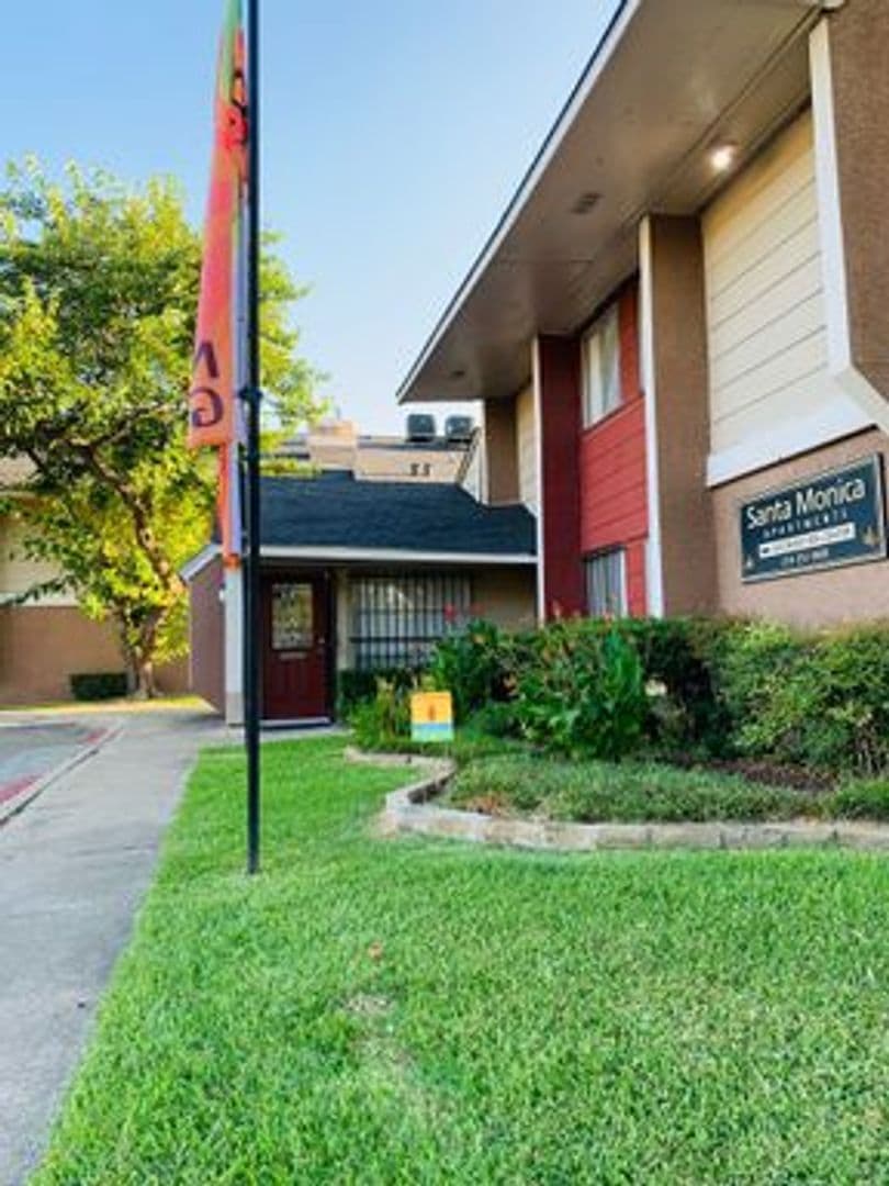 Dallas Apartment: 9874 Dale Crest Dr