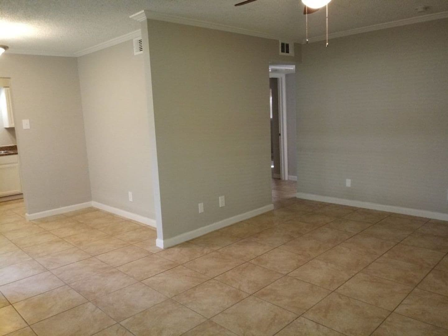 San Antonio Apartment: 462 Utopia Lane