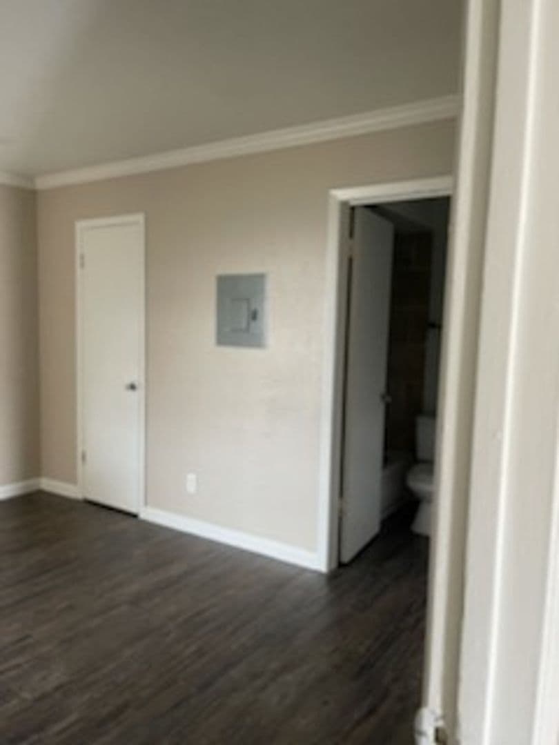 Dallas Apartment: 8039 Chariot Dr