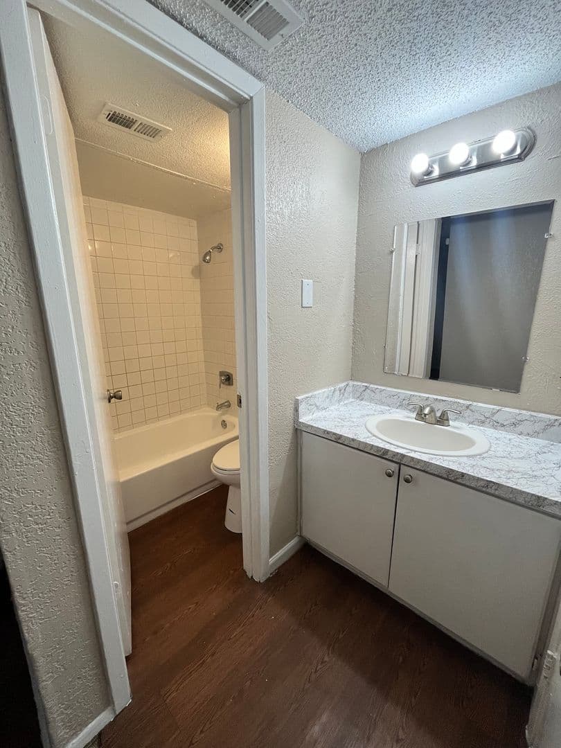 Dallas Apartment: 2838 Royal Lane
