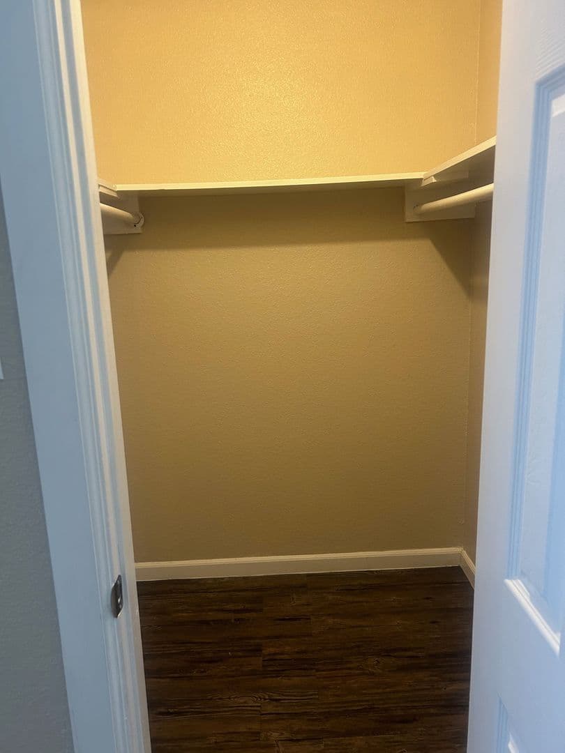 Arlington Apartment: 1676 Carter Drive