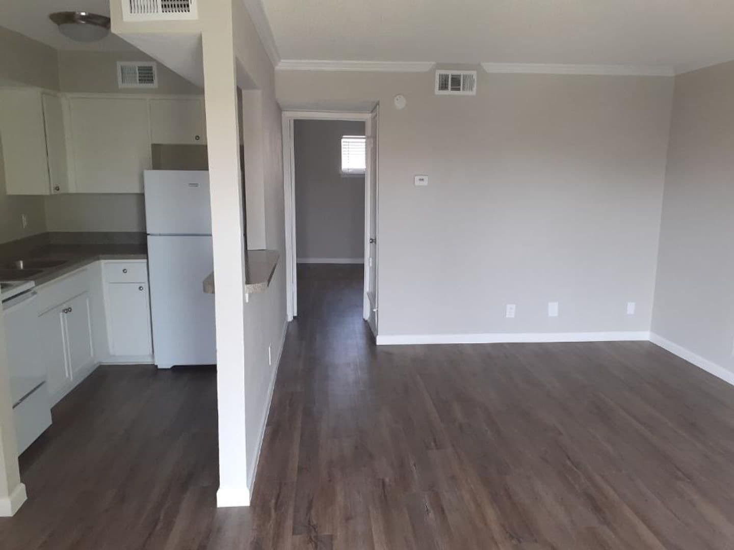 San Antonio Apartment: 462 Utopia Lane