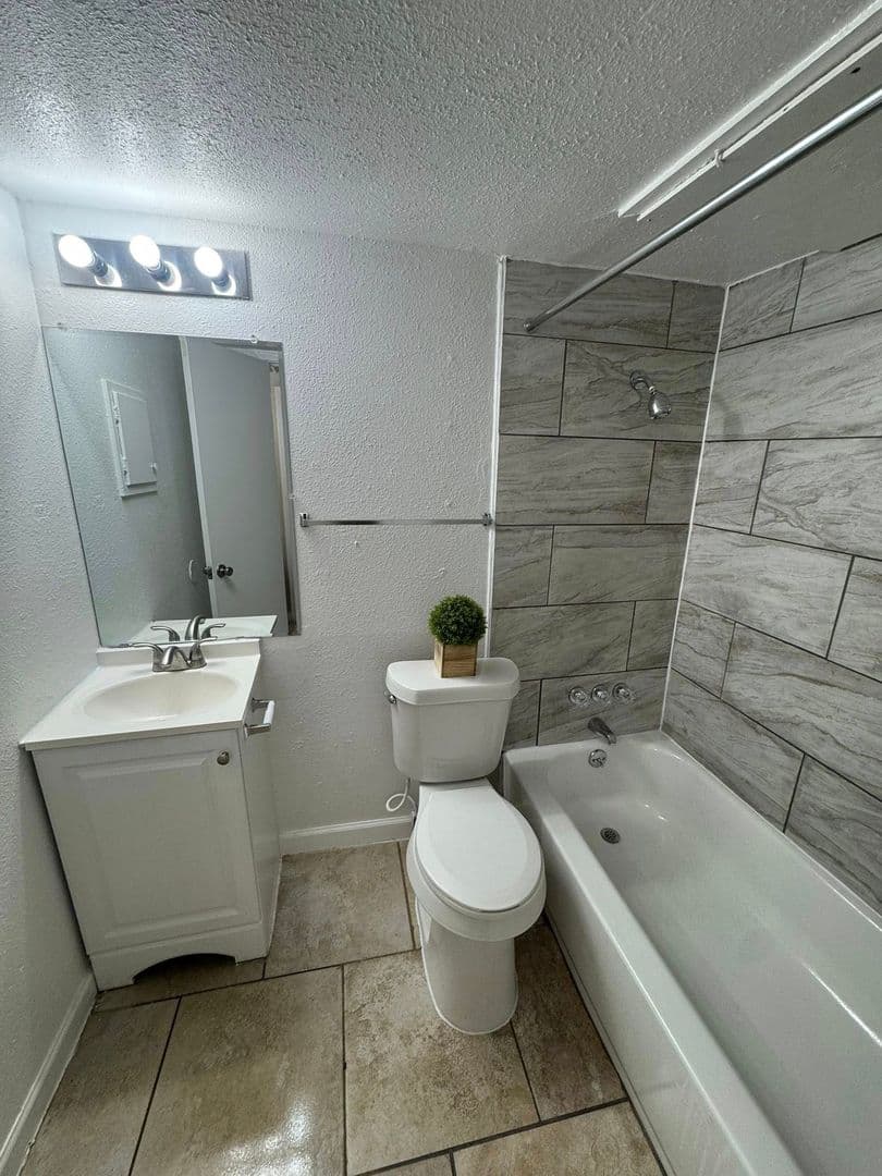 Dallas Apartment: 7303 Ferguson Rd