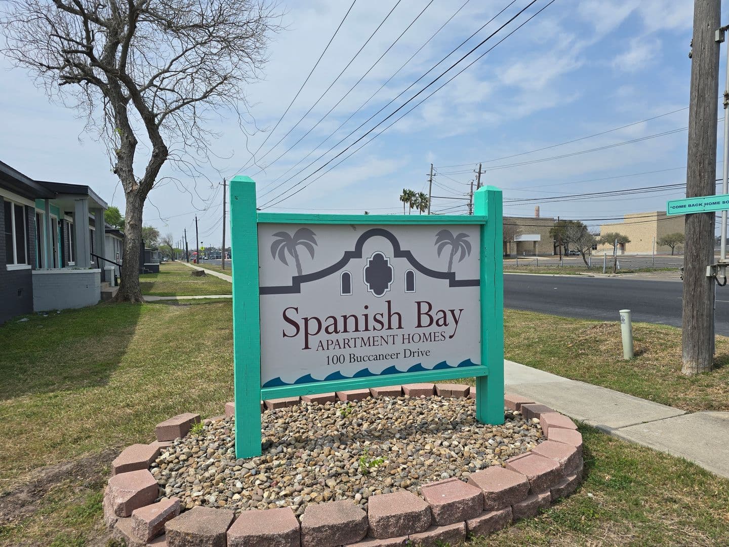 Corpus Christi Apartment: 100 Buccaneer Dr