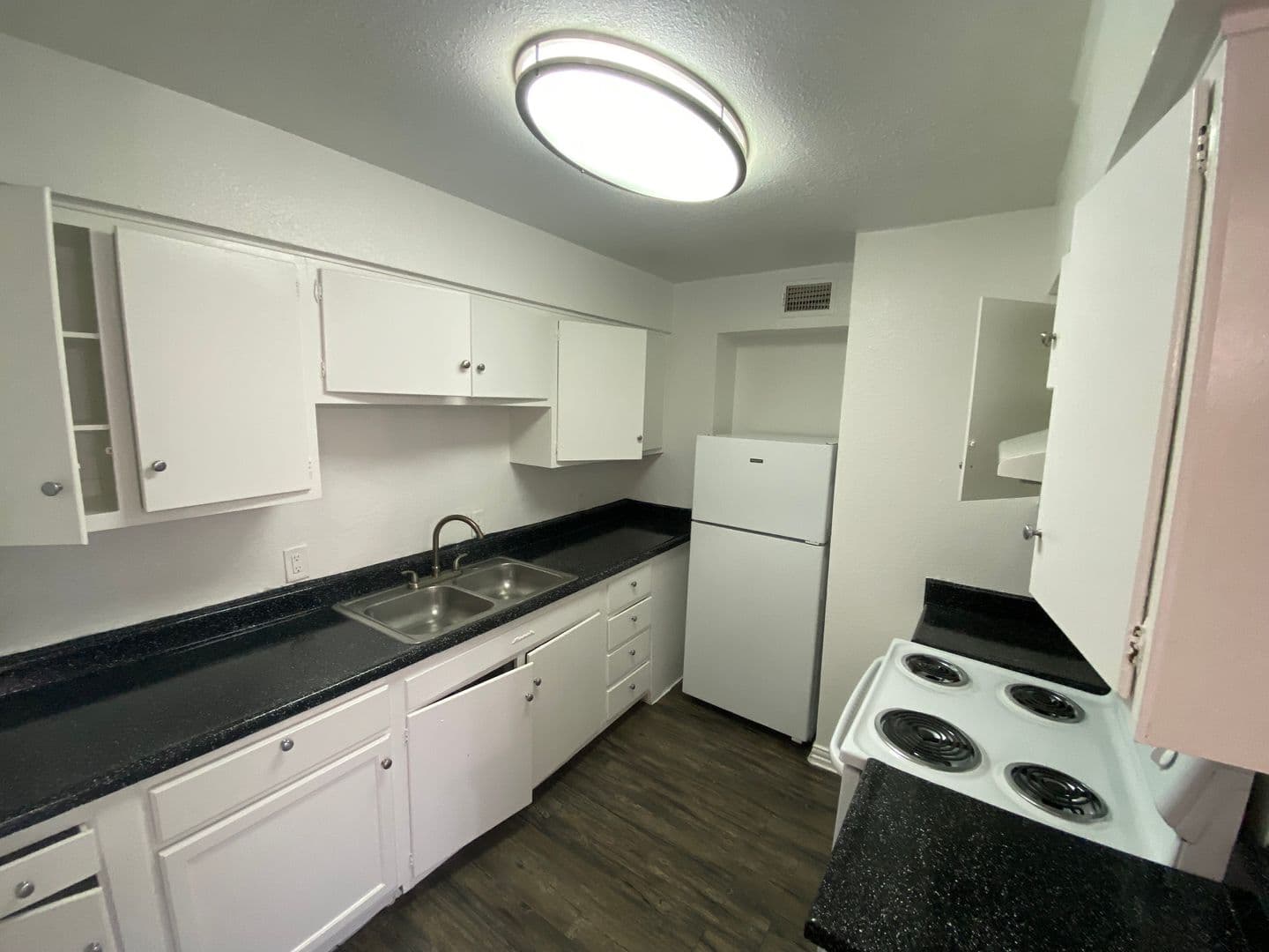 Dallas Apartment: 8039 Chariot Dr