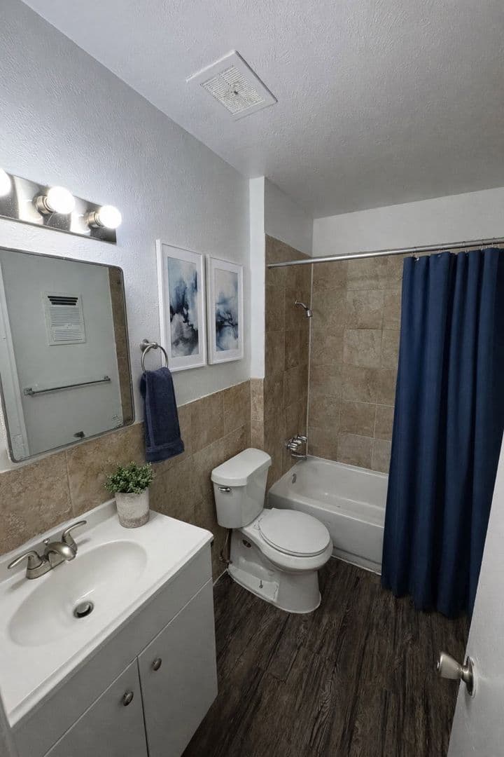 Dallas Apartment: 1441 N Jim Miller Rd