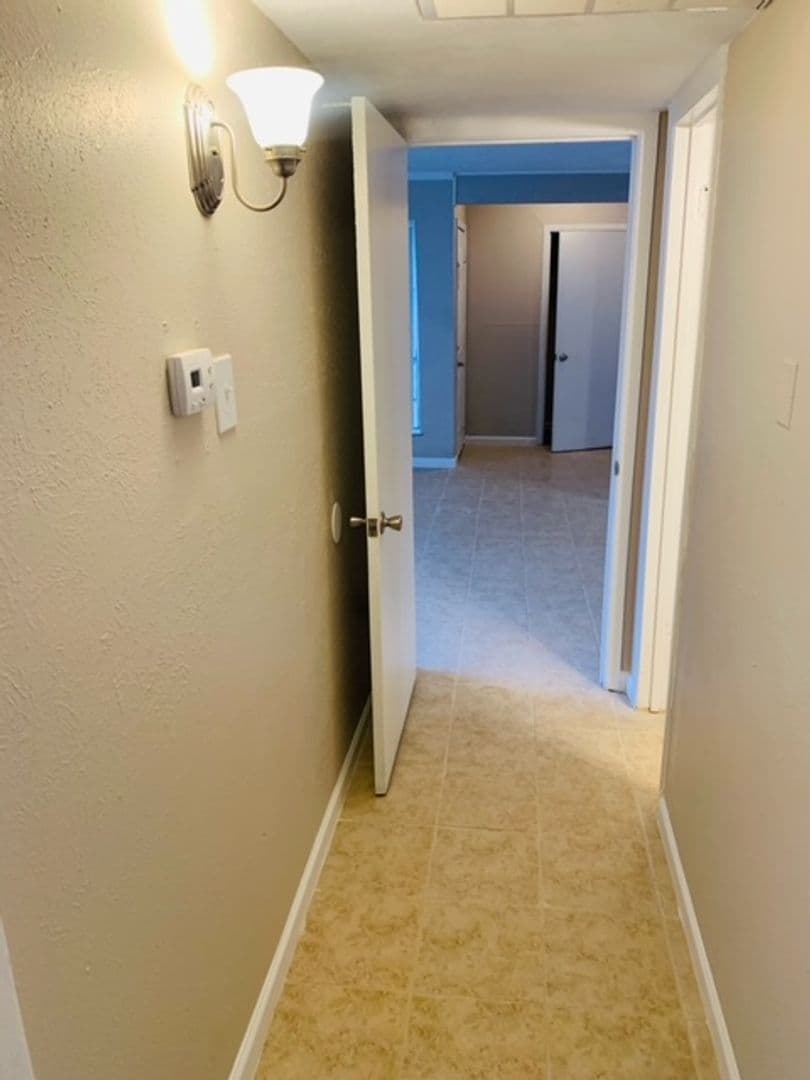 Dallas Apartment: 9874 Dale Crest Dr