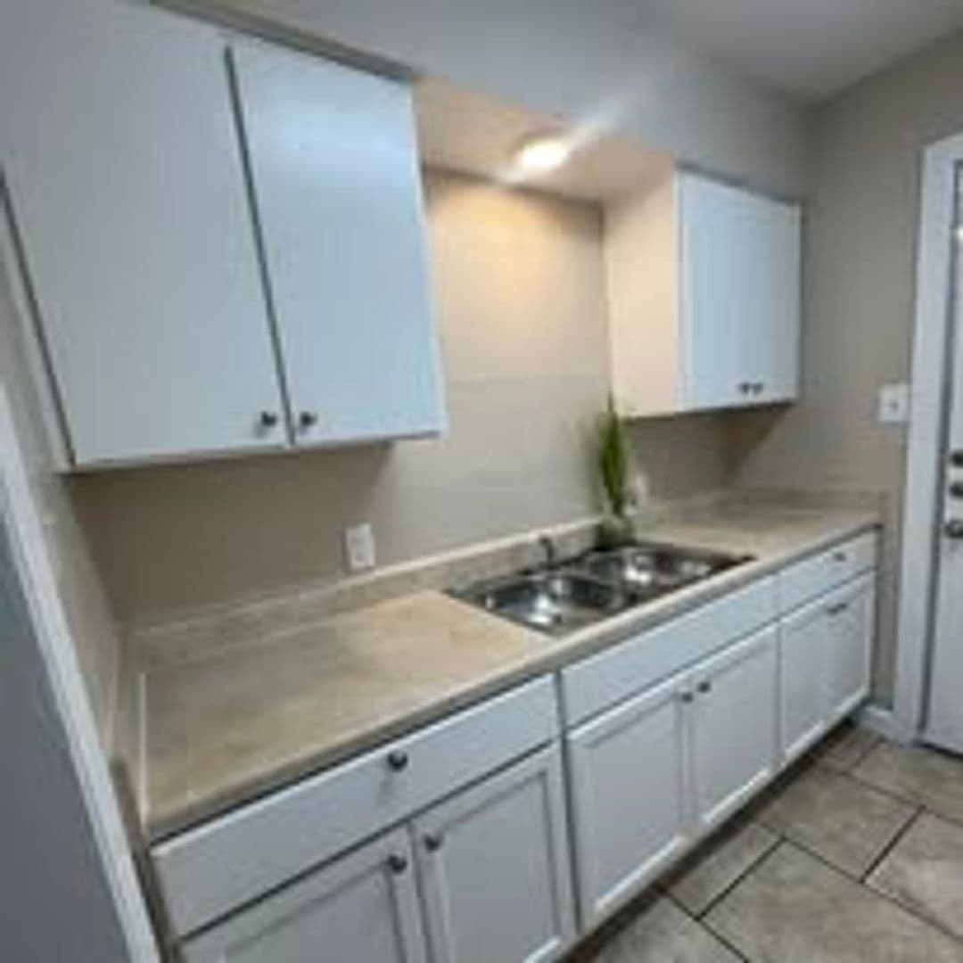 Dallas Apartment: 7303 Ferguson Rd