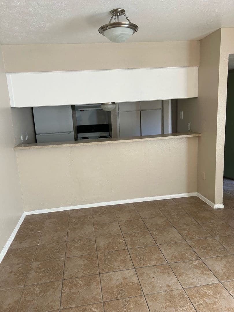 Arlington Apartment: 1676 Carter Drive