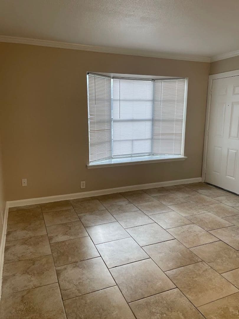 Dallas Apartment: 7303 Ferguson Rd