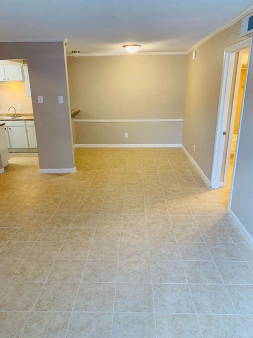Dallas Apartment: 9874 Dale Crest Dr