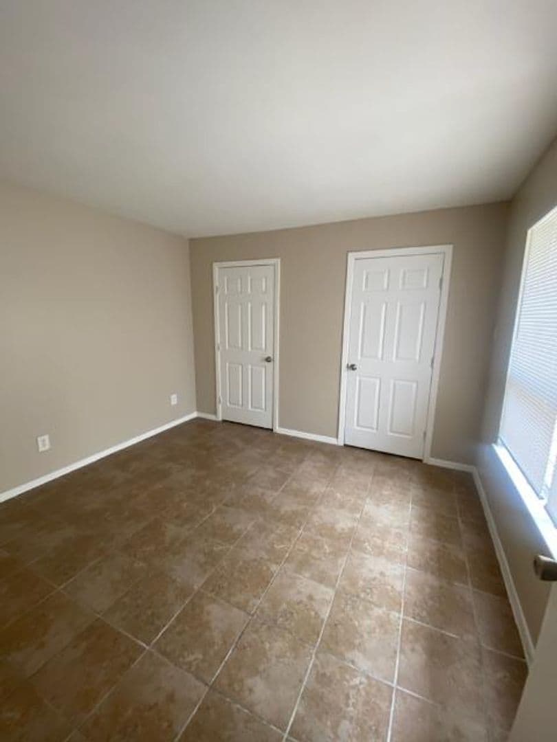 Arlington Apartment: 1676 Carter Drive