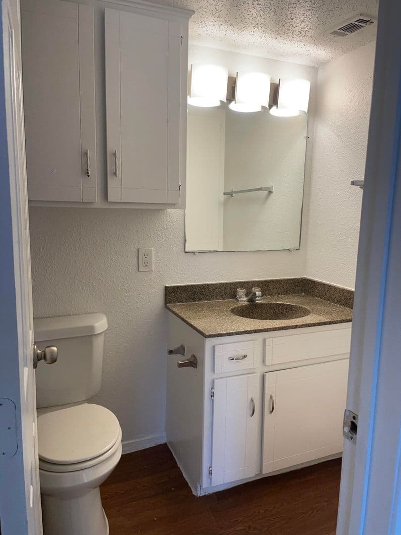 Dallas Apartment: 2722 S Buckner Blvd