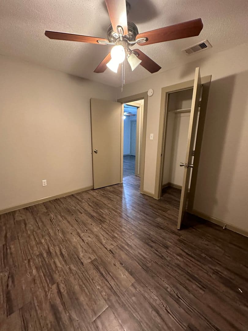 Commerce Apartment: 801 Culver St