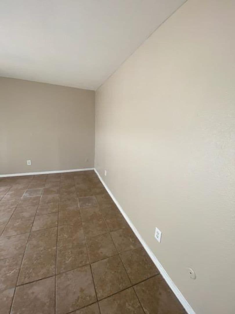 Arlington Apartment: 1676 Carter Drive