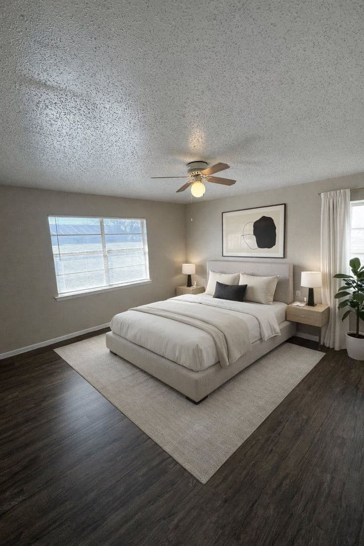 Dallas Apartment: 1441 N Jim Miller Rd