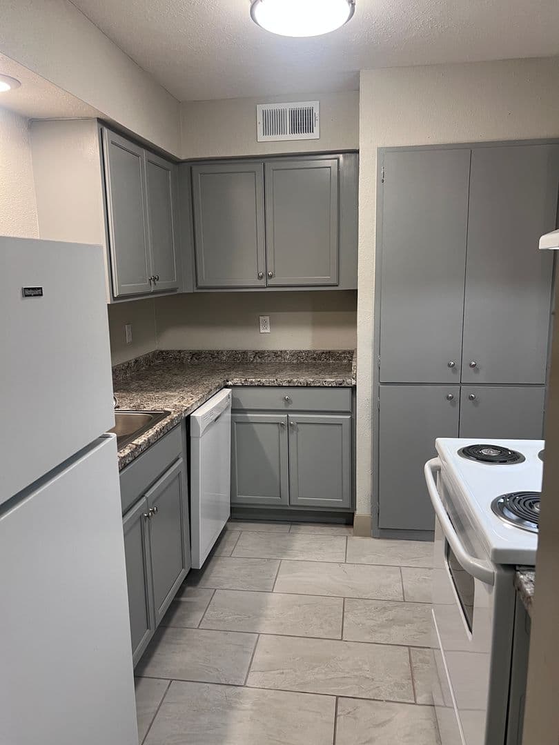 Lubbock Apartment: 5416 50th St