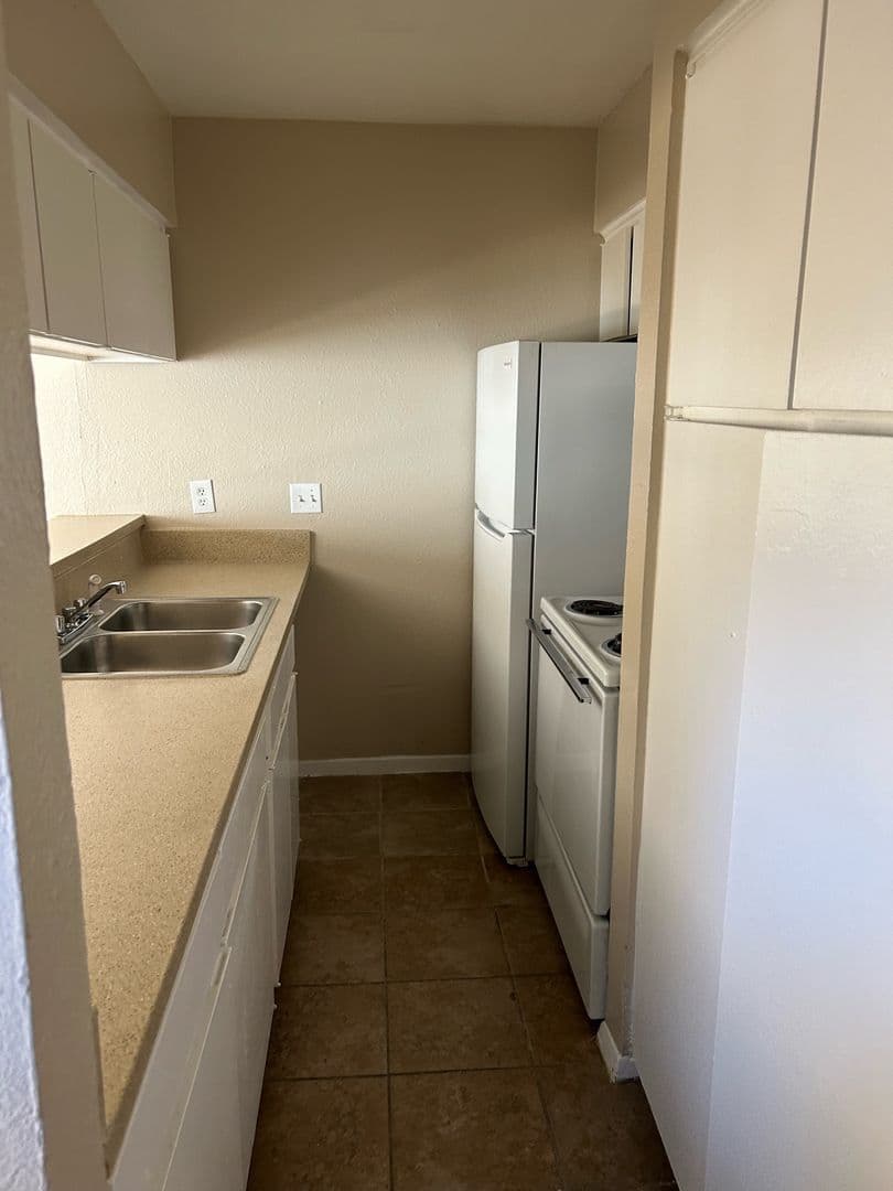 Arlington Apartment: 1676 Carter Drive