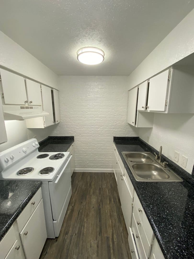 Dallas Apartment: 8039 Chariot Dr