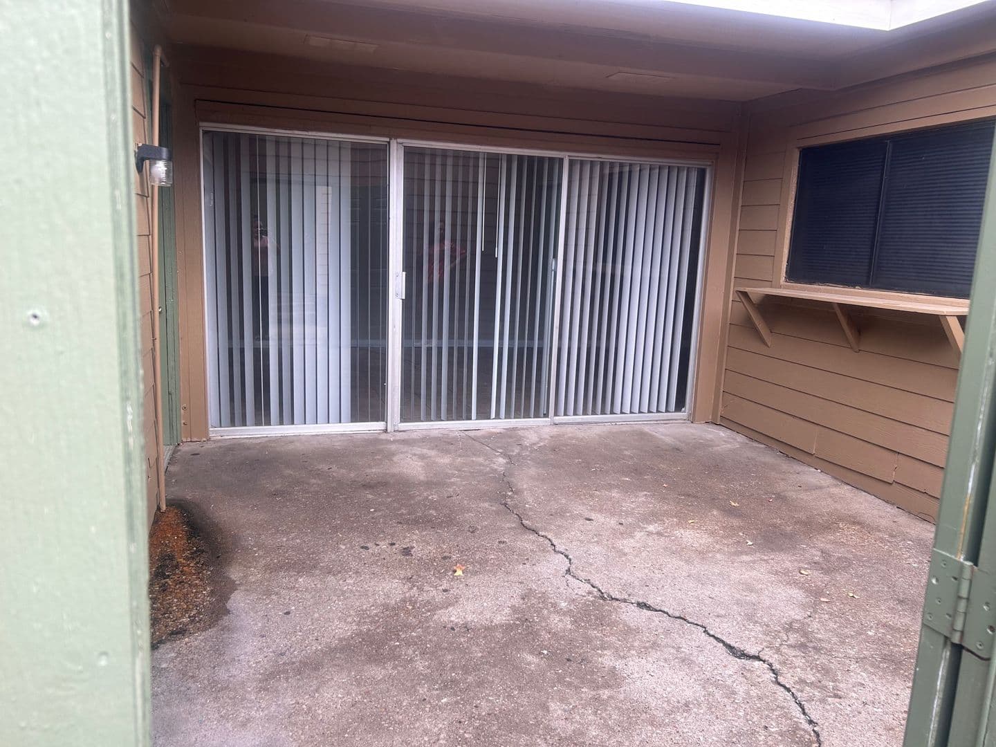 Arlington Apartment: 1676 Carter Drive