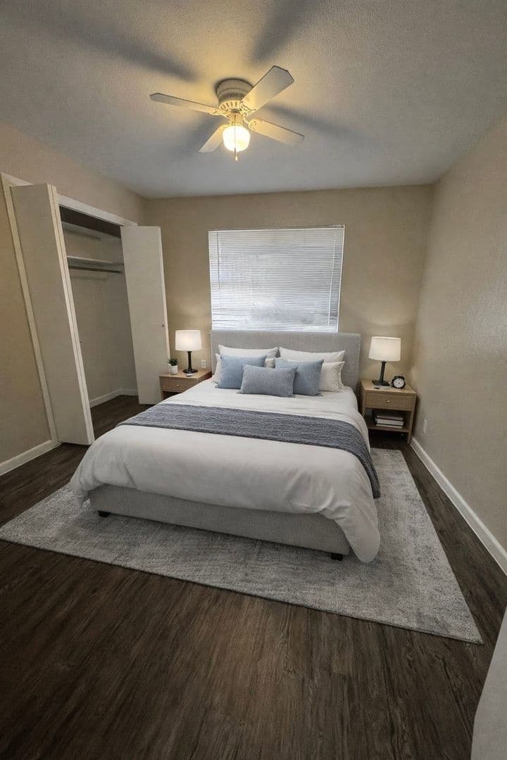 Dallas Apartment: 1441 N Jim Miller Rd