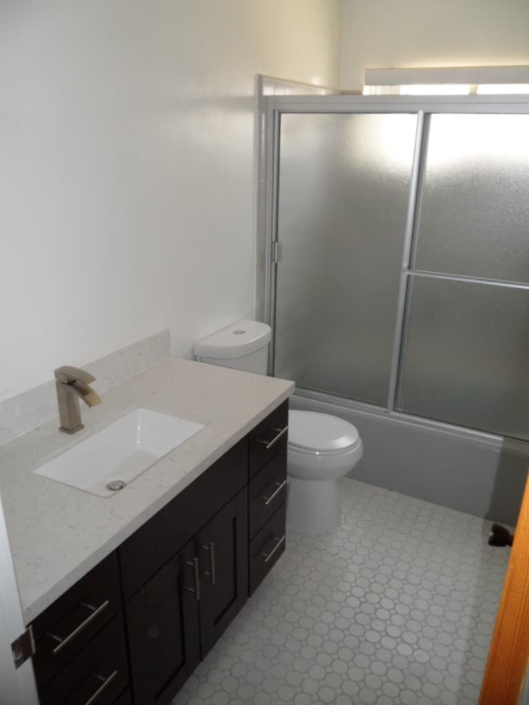 Los Angeles Apartment: 5008 W. 58th Place