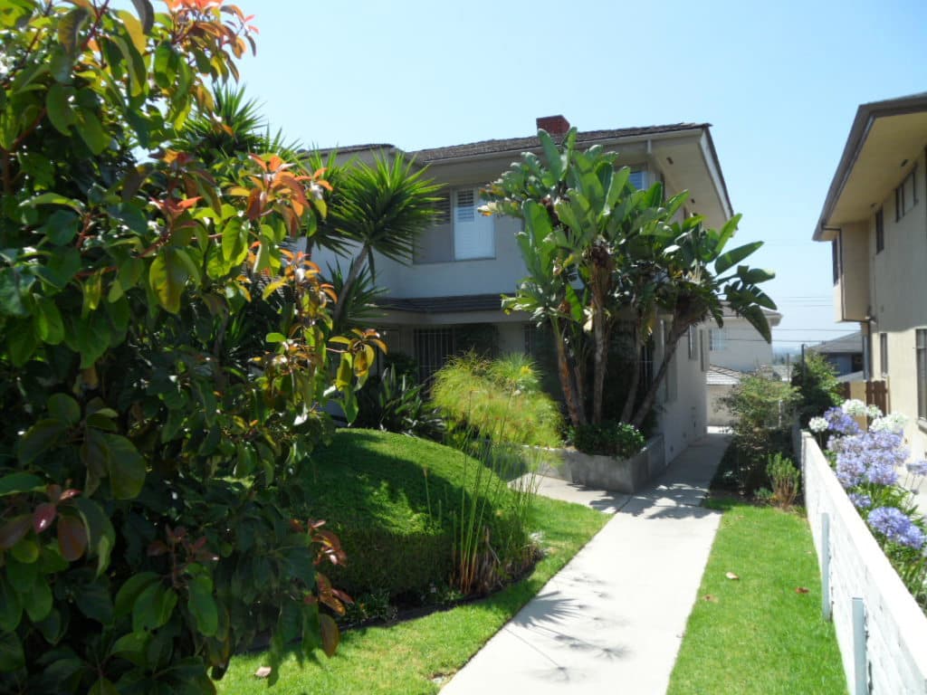 Los Angeles Apartment: 5008 W. 58th Place