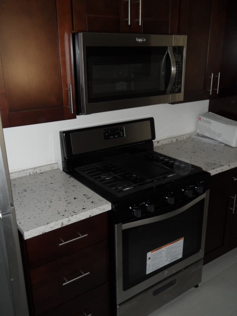 Los Angeles Apartment: 5008 W. 58th Place