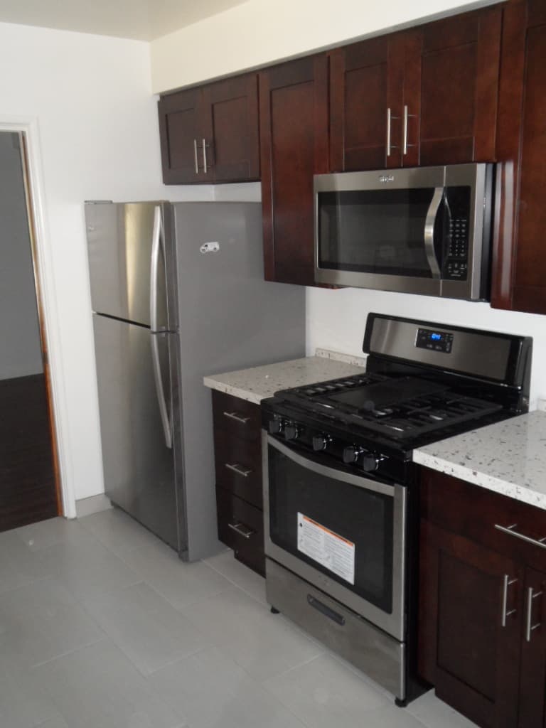 Los Angeles Apartment: 5008 W. 58th Place