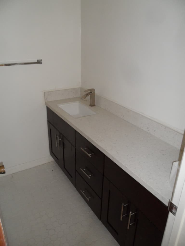 Los Angeles Apartment: 5008 W. 58th Place