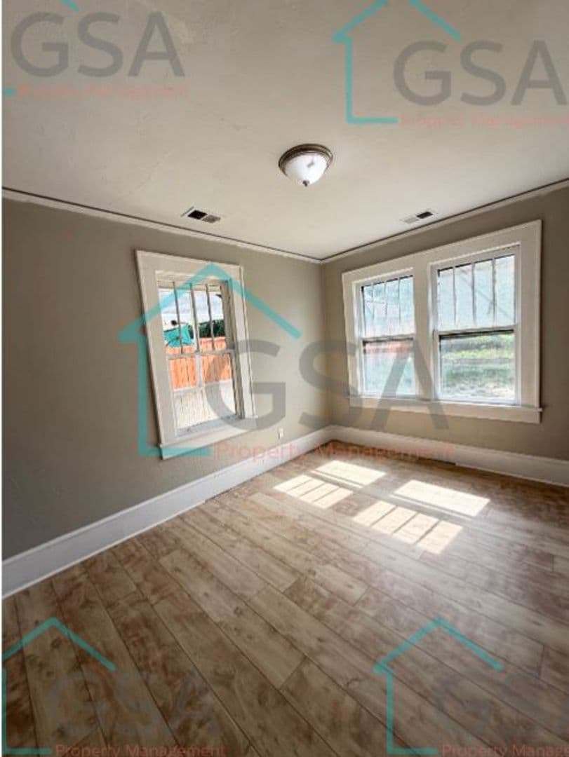 Greenville Apartment: 4113 East North Street
