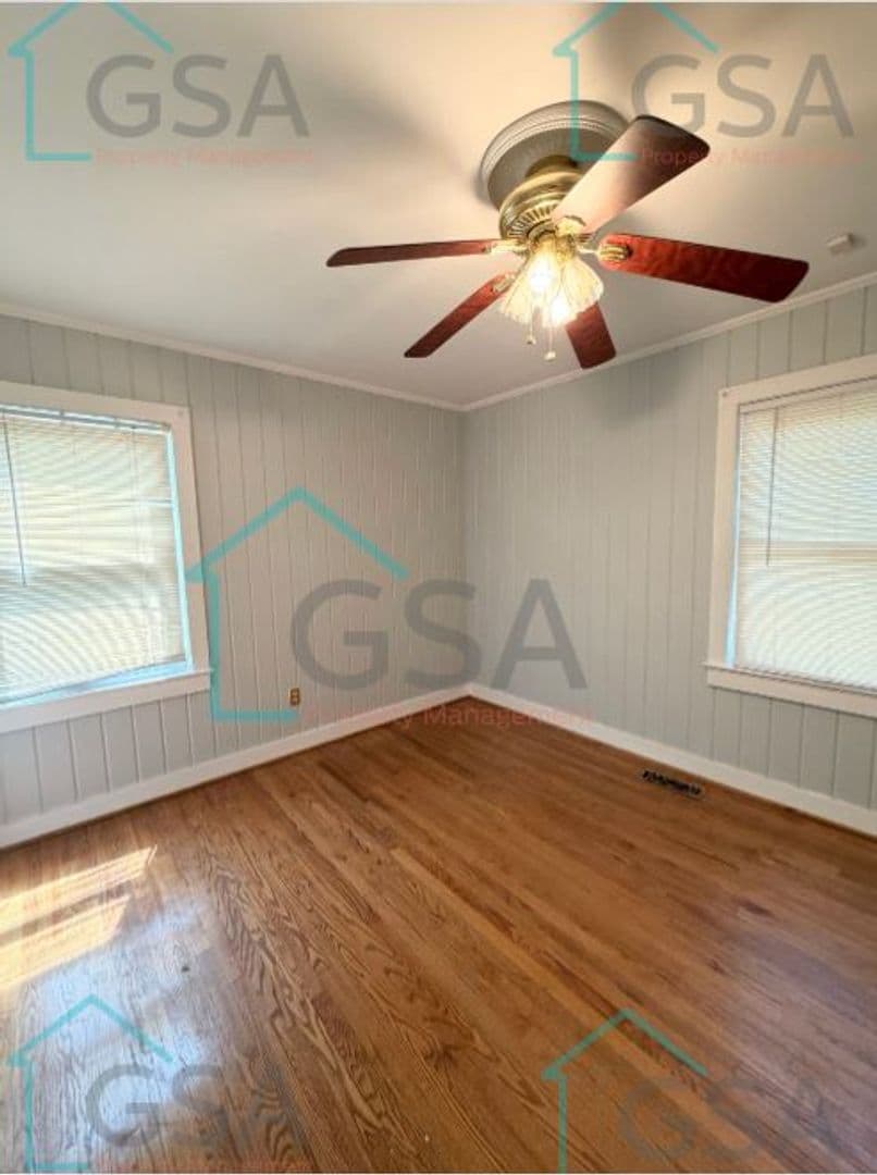 Greenville Apartment: _,_