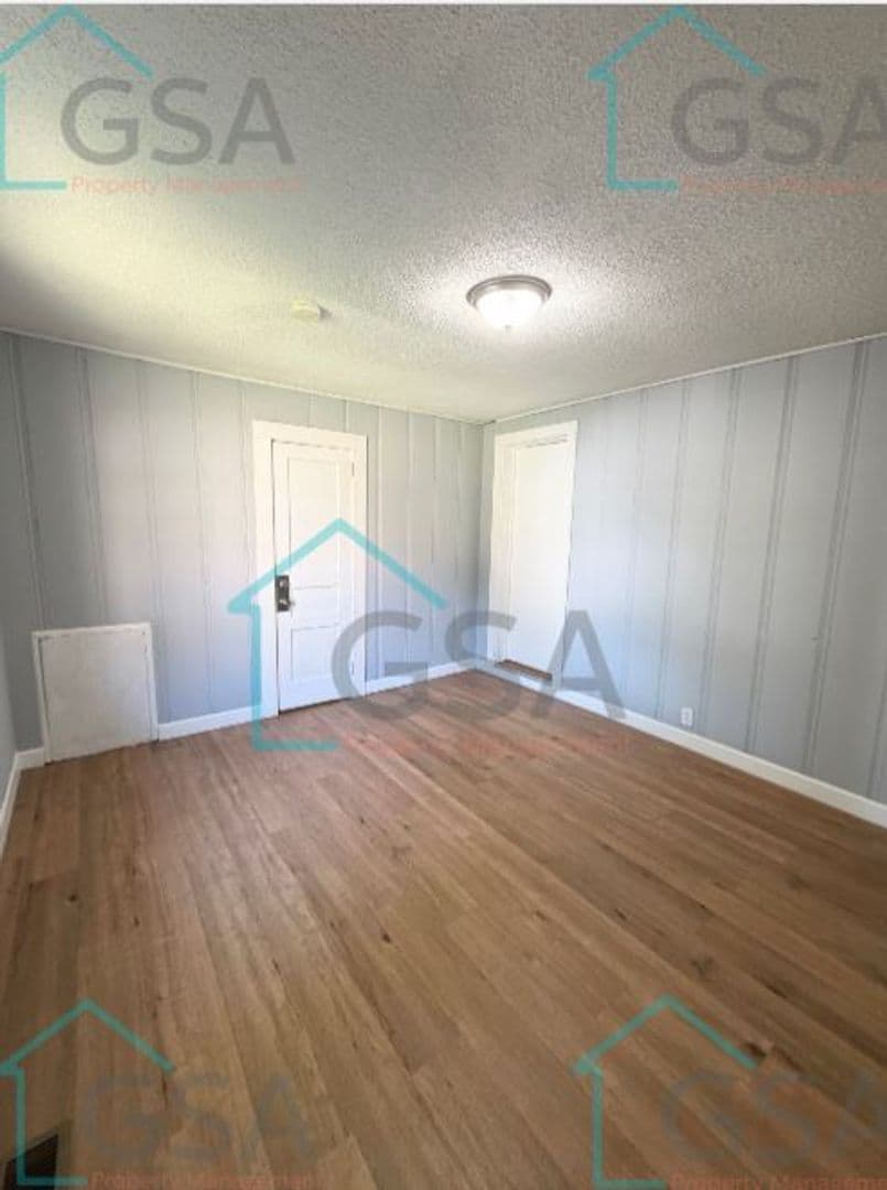 Greenville Apartment: 4113 East North Street