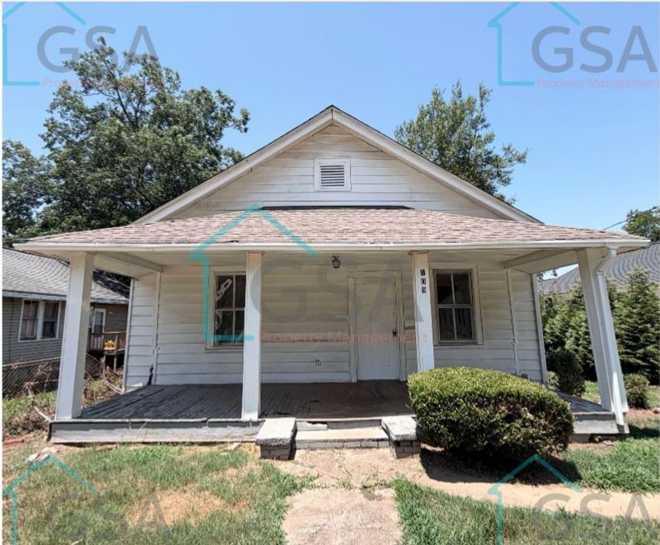 Greenville Apartment: _,_