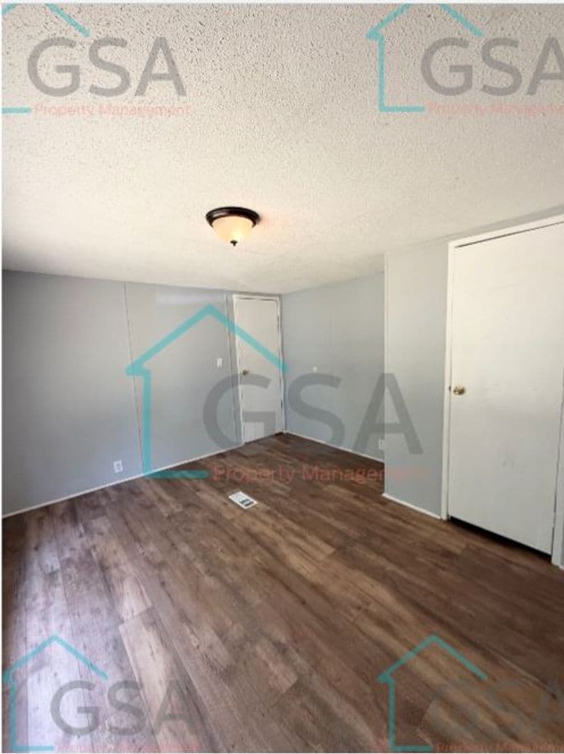 Pelzer Apartment: 304 Chevy Chase Blvd
